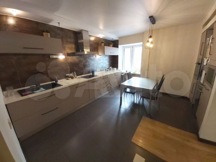 3-к. квартира, 90 м², 3/9 эт.