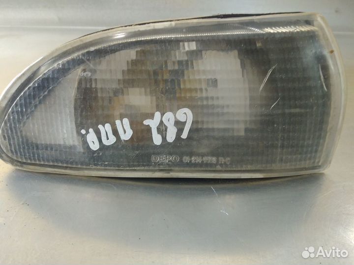 Поворотник правый Mitsubishi Galant 1993 1997