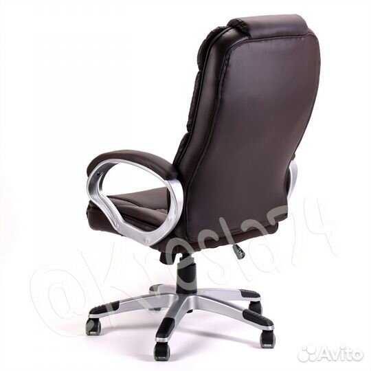 Кресло руководителя с качанием. Коричневый цвет