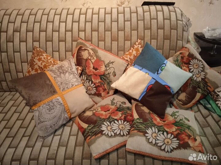 Подушечки для дивана новые