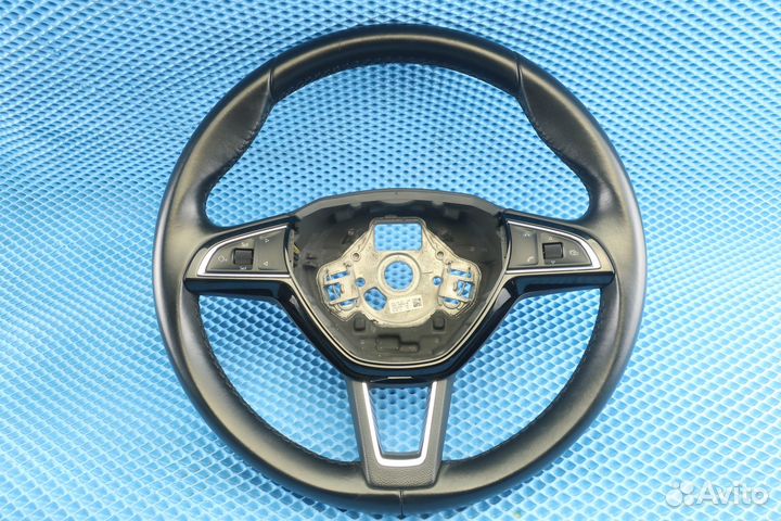 Рулевое колесо с кнопками Skoda Superb 3