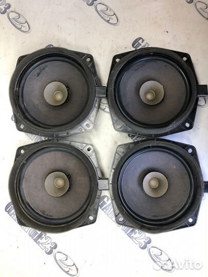 Динамик двери штатный Mitsubishi Outlander 1