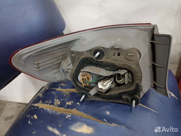 Фонарь правый Toyota Corolla 150 09-13г