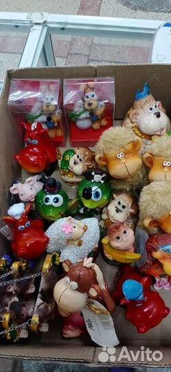 Фигурки сувенирные