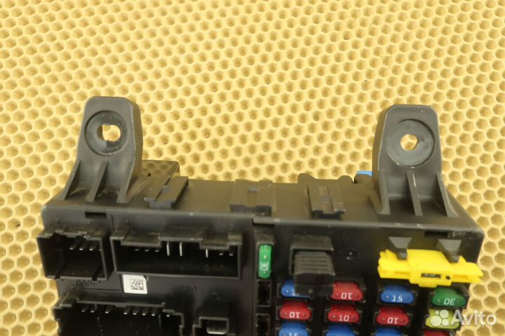 Монтажный блок предохранителей и реле Hyundai Getz