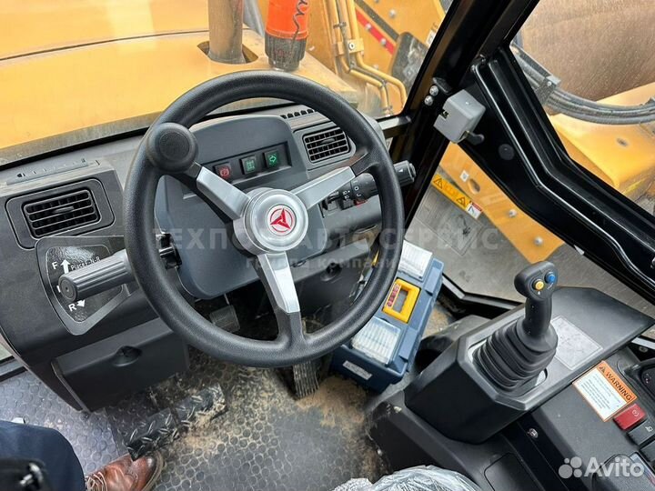 Экскаватор-погрузчик Sany BHL75, 2023