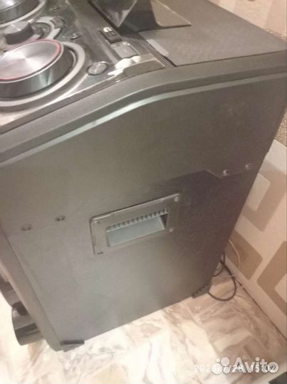 Заголовок:Портативная минисистема LG xboom OM7550