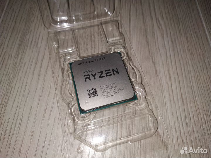Процессор AMD Ryzen 7 3700X