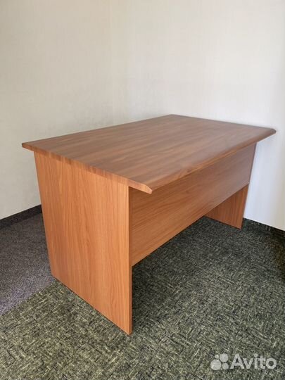 Стол офисный с тумбой