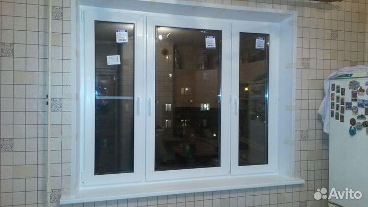 Окно трехстворчатое пластиковое
