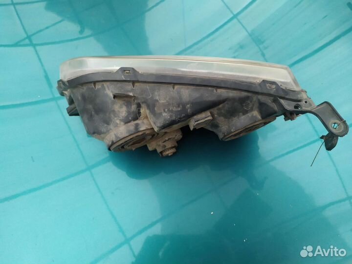 Фара Toyota ipsum sxm 10