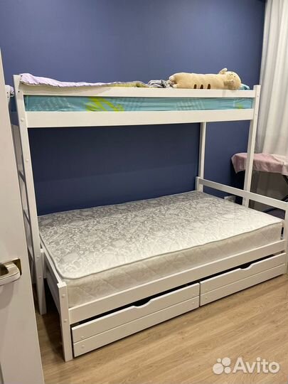 Двухъярусная кровать безопасная