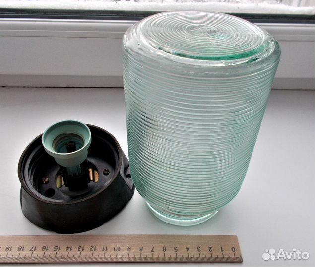 Светильник (плафон) закрытого типа со стеклом