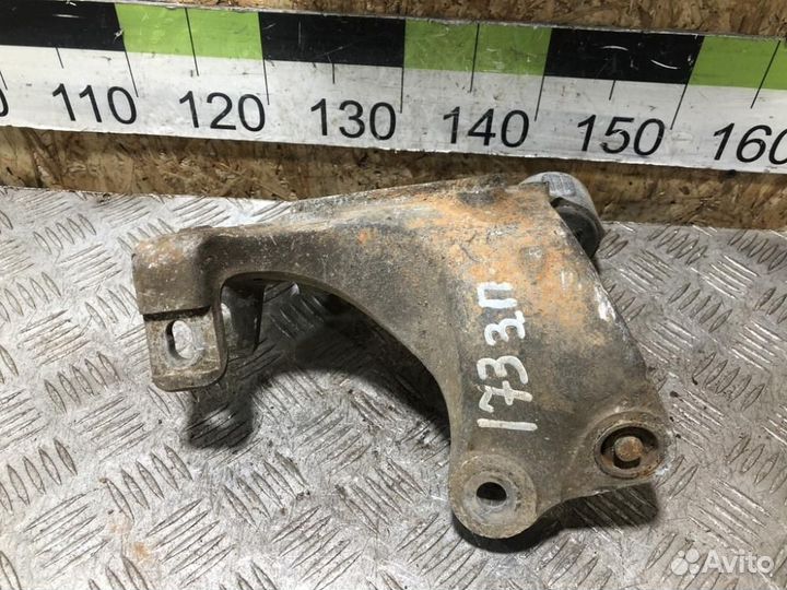 Кулак задний правый Audi A6 c6 C6