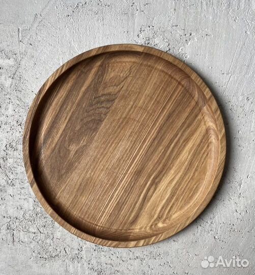 Деревянные тарелки и подносы