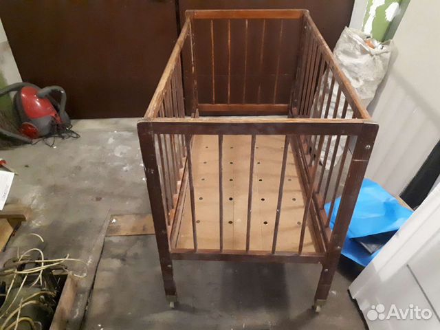 Кроватка СССР на колесиках