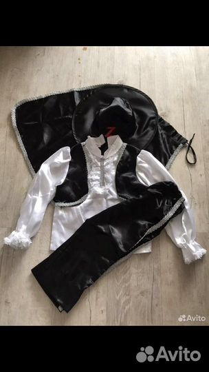 Новогодний костюм зорро