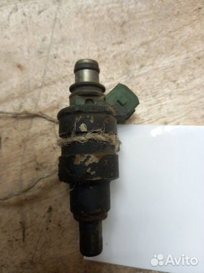 Форсунка топливная Toyota Corolla AE82 4aelu