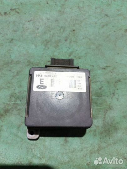 Реле бензонасоса Ford Focus