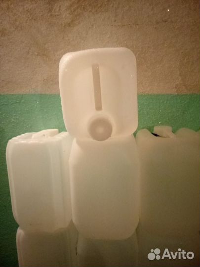 Канистры пластиковые,пищевые 10 литров