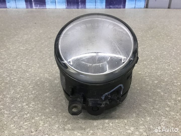 Фара противотуманная левая Toyota CorollaVerso 200