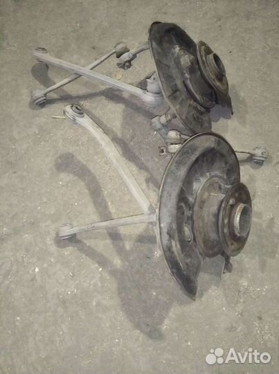 Кулак поворотный Мерседес w140