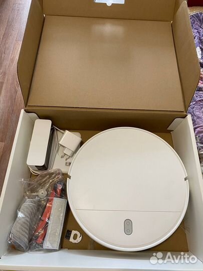 Робот пылесос Xiaomi Mi Robot Vacuum-Mop Essential