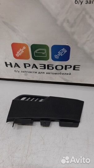 Крышка динамика на торпедо правая Land Rover