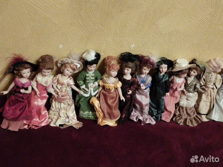 Коллекция фарфоровых кукол