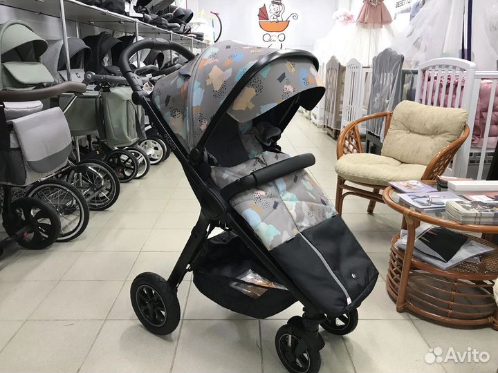 Продам прогулочную коляску