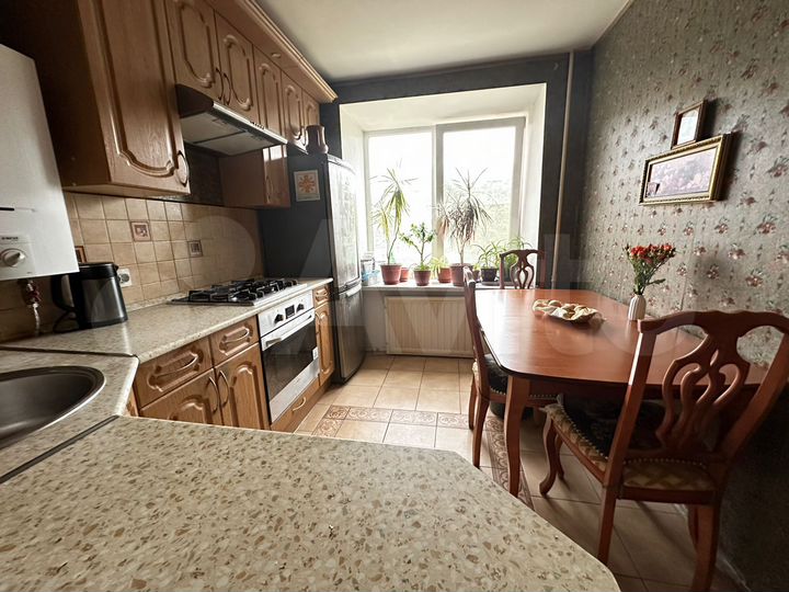 3-к. квартира, 62 м², 3/9 эт.