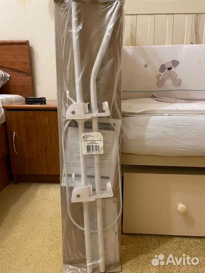 Детская кроватка с универсальным маятником