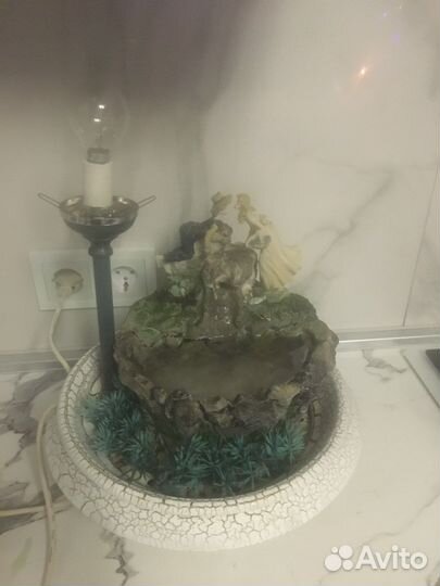 Декоративный фонтан с подсветкой