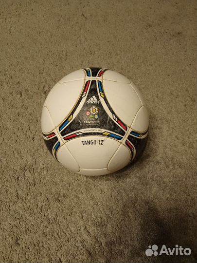Футбольный мяч adidas tango 12