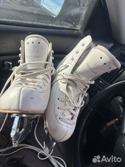 Фигурные коньки risport 200