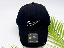 Кепка Nike Swoosh чёрная белая