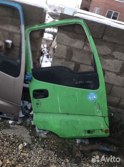 Isuzu гига двери