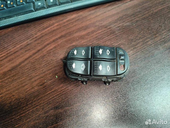 Блок управления стеклоподъемниками Ford Focus