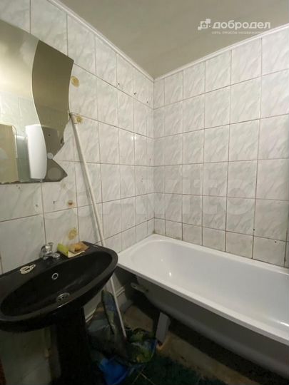 Комната 11,7 м² в 5-к., 1/10 эт.