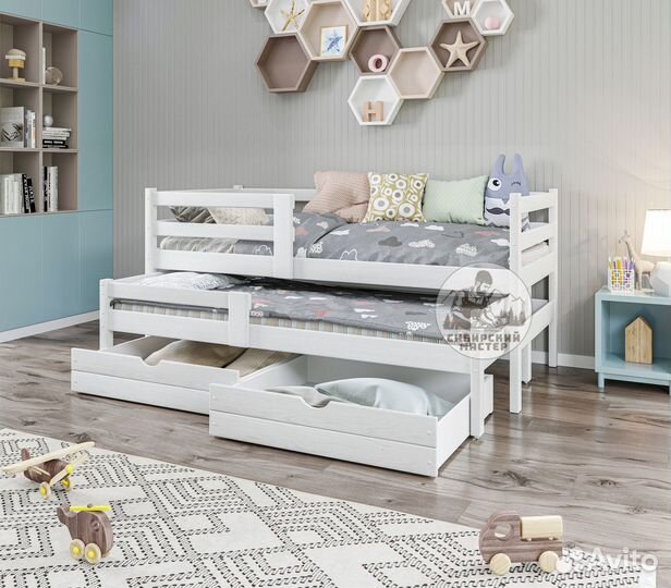 Двухъярусная детская кровать из массива