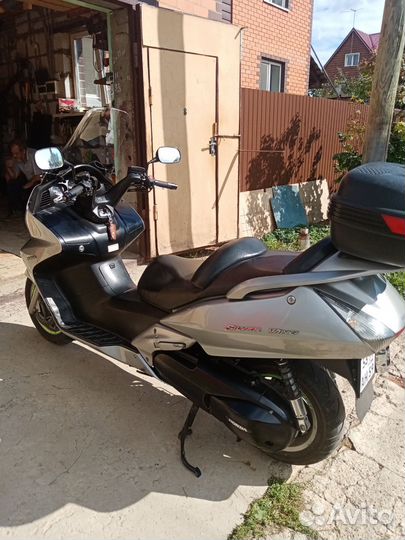 Макси скутер Honda silver wing