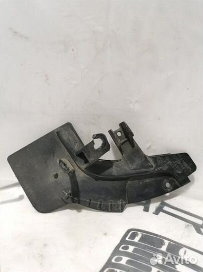 Накладка на порог (наружная) левая Volkswagen Pas