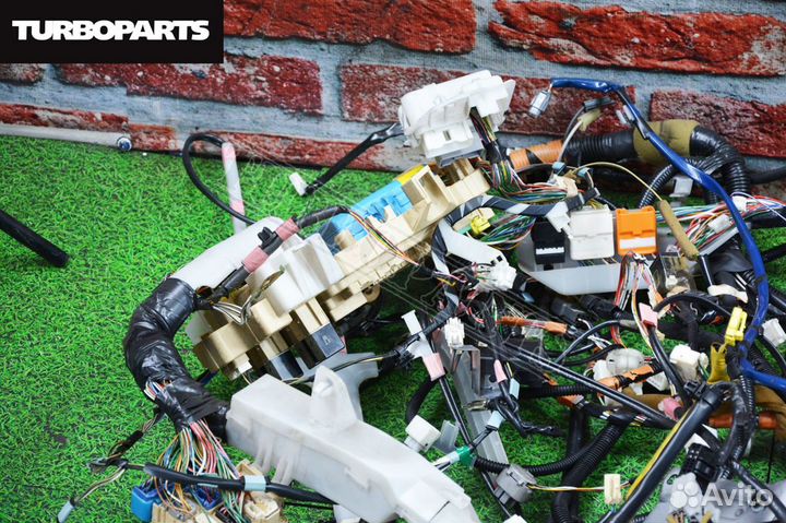 Коса автомобиля Toyota Chaser GX100 1GFE 1998