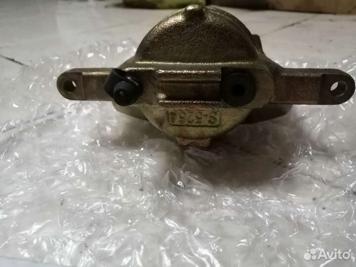 Суппорт тормозной передний левый Dodge Nitro