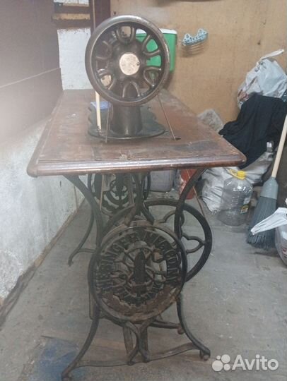 Швейная машина Singer