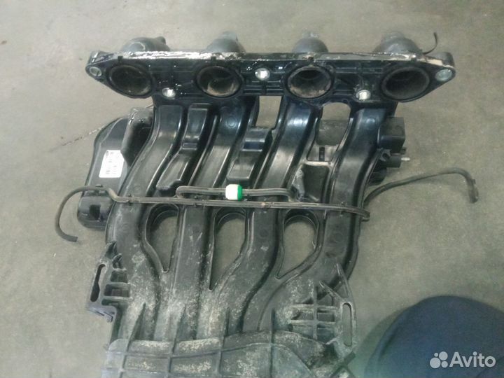 Впускной коллектор на 16 клапанный мотор лада