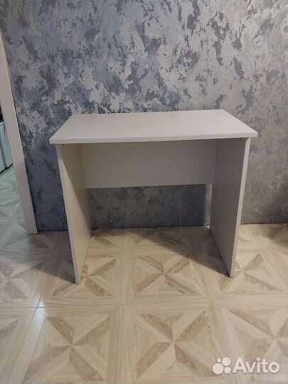 Стол компьютерный новый