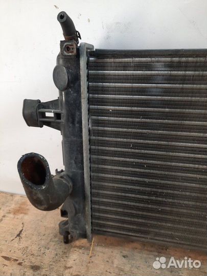 Радиатор основной Opel Zafira минивэн 1.6 Z16XE1