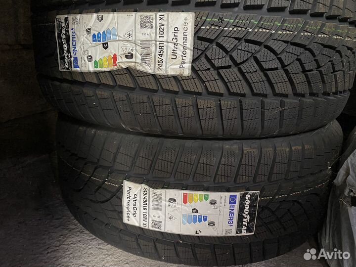 Goodyear UltraGrip Performance+ 245/45 R19