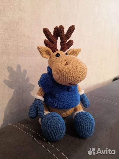 Новогодний олень игрушка